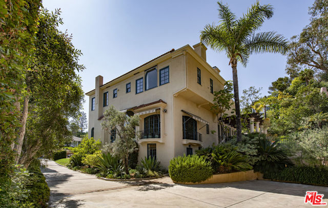 2250 N Berendo Street, Los Angeles CA: https://media.crmls.org/mediaz/39cb5983-8b3b-4413-9d37-3f3a04b7bcbb.jpg