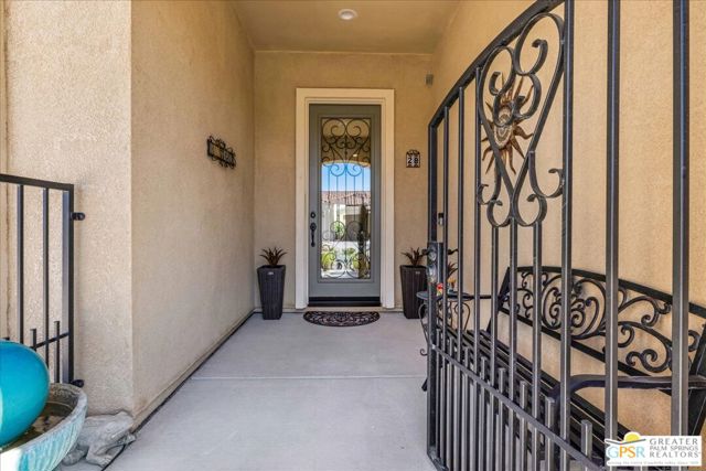 28 Chablis, Rancho Mirage CA: https://media.crmls.org/mediaz/39cbeb12-24bf-49fa-8c38-af2d690227cc.jpg