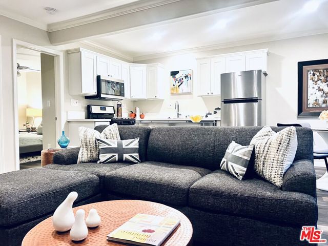 1618 N Kenmore Avenue, Los Angeles CA: https://media.crmls.org/mediaz/39cc15b0-0bd0-42e3-9f39-8521702c3c7a.jpg