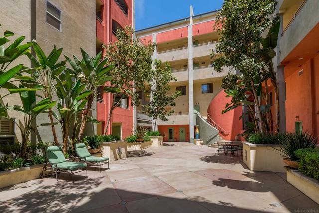 1501 India St, San Diego CA: https://media.crmls.org/mediaz/39cc1957-fef7-4279-9fa5-9660c108c620.jpg