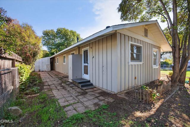 1211 Cruzero Street, Ojai CA: https://media.crmls.org/mediaz/39ccf934-2a92-4244-b9a7-d247b093039d.jpg