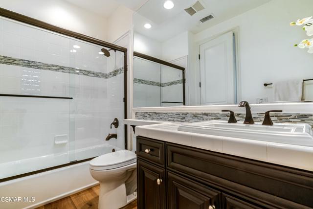 5675 Via Bonita, Newbury Park CA: https://media.crmls.org/mediaz/39cd378a-1de7-4ffc-a3e1-54b6e25c4ab2.jpg