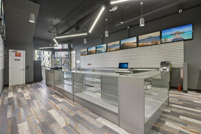 649651 Francisco St, San Francisco CA: https://media.crmls.org/mediaz/39cd3bff-9eaa-40b7-a420-6aa36ce68541.jpg