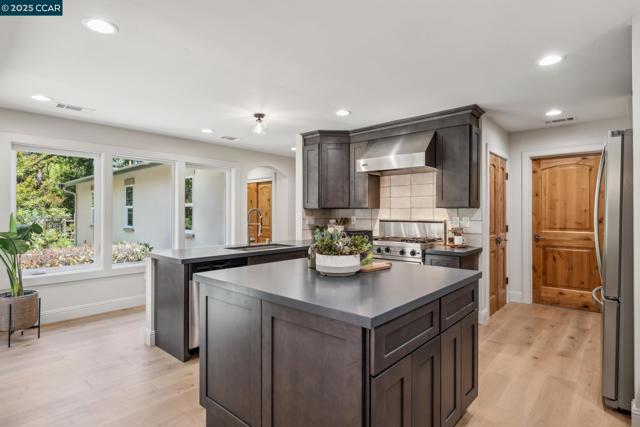 312 Soule Ave, Pleasant Hill CA: https://media.crmls.org/mediaz/39cd8b66-e360-415d-add4-e56504f9f540.jpg
