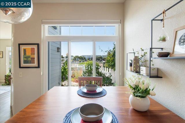 609 Commodore Dr, Richmond CA: https://media.crmls.org/mediaz/39ce09f0-ae30-40d4-81ba-b09fc2c6e800.jpg