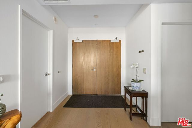 13650 Marina Pointe Drive, Marina del Rey CA: https://media.crmls.org/mediaz/39ce44d6-e43e-4ab9-b104-3f79be74d86f.jpg