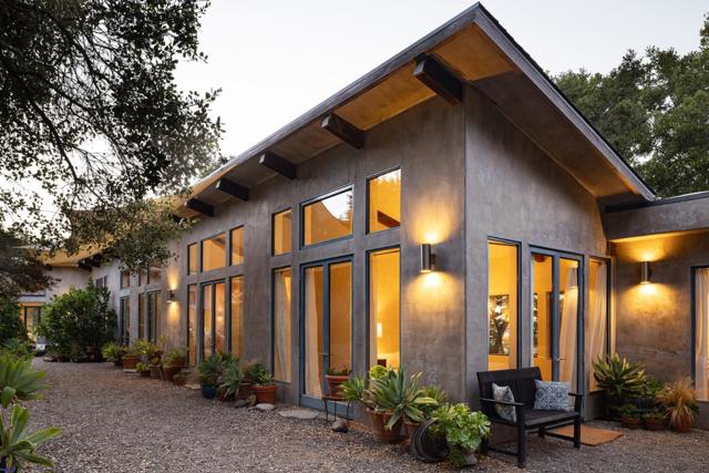 47320 Highway 1, Big Sur CA: https://media.crmls.org/mediaz/39ce5014-c0ca-41a6-9836-d2dcb0b09e28.jpg