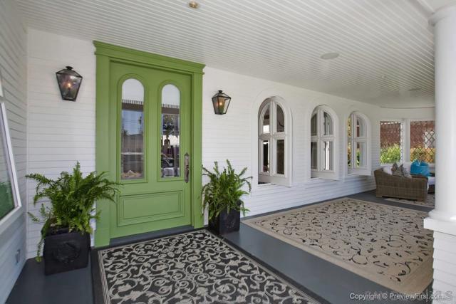 1105 F Avenue, Coronado CA: https://media.crmls.org/mediaz/39ce92ff-fa1b-4bbe-a370-2171371284e1.jpg