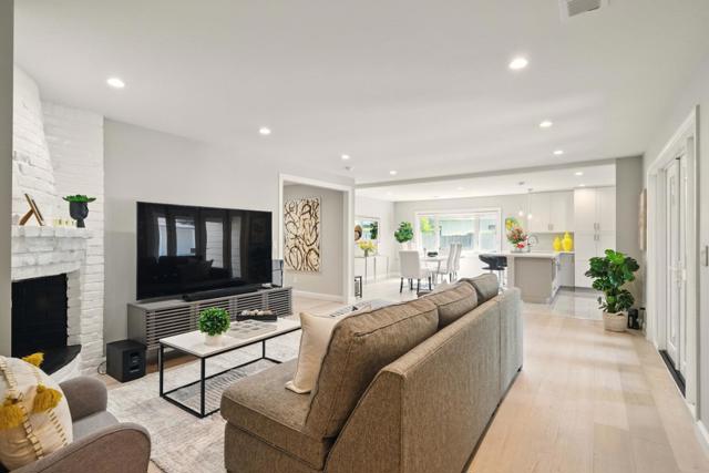 660 Giralda Drive, Los Altos CA: https://media.crmls.org/mediaz/39ce9f75-e7db-4bc4-8716-6d4ddf7e3a9b.jpg