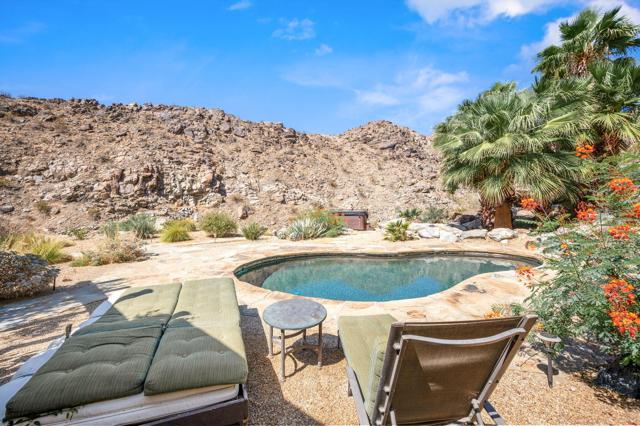 72275 Upper W Way, Palm Desert CA: https://media.crmls.org/mediaz/39cecb5c-c4f2-43f9-be68-6905a9b3f8fb.jpg