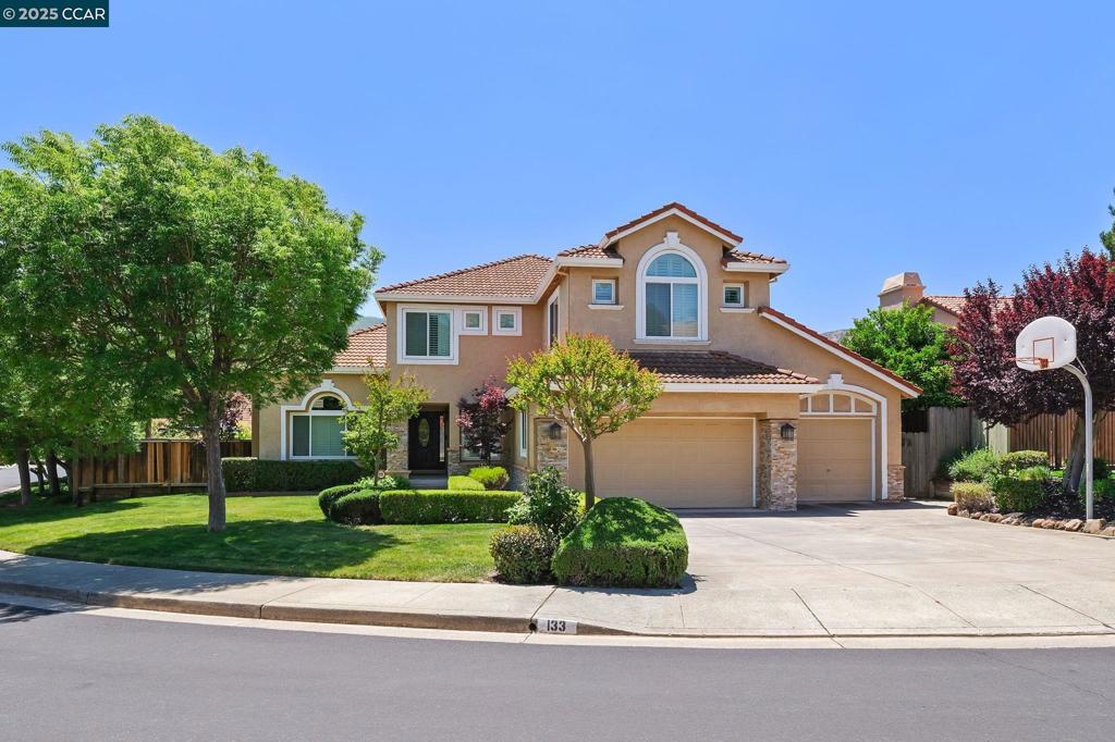 133 El Portal Place