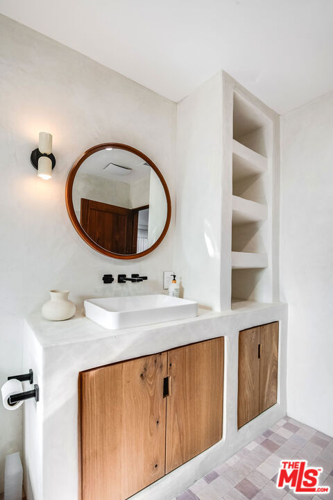 6116 W 85th Place, Los Angeles CA: https://media.crmls.org/mediaz/39cf625c-6e21-4857-9d7c-bfa4d3fd9139.jpg