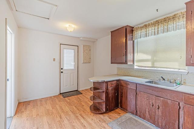 624 Filbert Street, Half Moon Bay CA: https://media.crmls.org/mediaz/39cf87cd-d032-449c-92c7-4673b85e1525.jpg