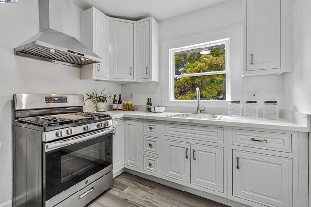 9700 Macarrthur Blvd., Oakland CA: https://media.crmls.org/mediaz/39cfb787-006f-4a64-a98a-1727d18089a8.jpg