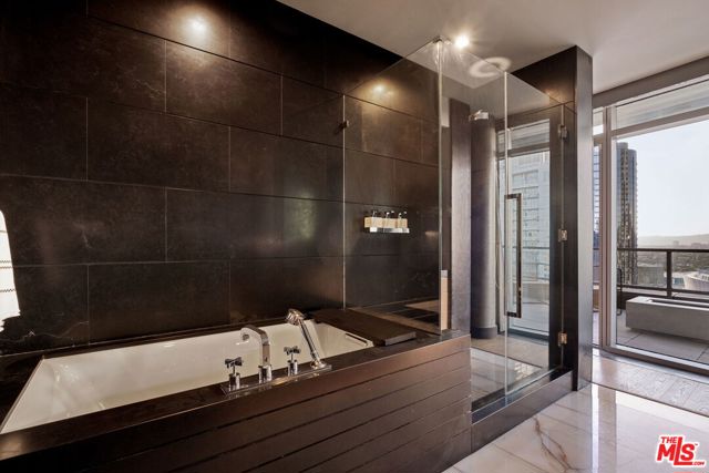 1155 S Grand Avenue, Los Angeles CA: https://media.crmls.org/mediaz/39d02c46-ad96-490a-80c7-330b7068d9d2.jpg