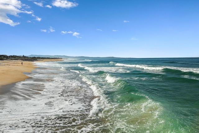 116 Monterey Dunes Way, Moss Landing CA: https://media.crmls.org/mediaz/39d05c43-8646-4144-8262-2bcbef062100.jpg