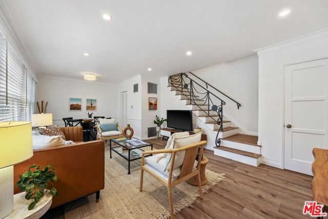 817 6th Street, Santa Monica CA: https://media.crmls.org/mediaz/39d0aace-c6ae-4699-b6e4-67af1e797b2b.jpg