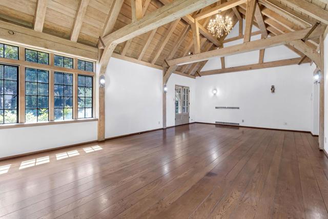 8 Los Laureles Avenue, Salinas CA: https://media.crmls.org/mediaz/39d0cc6b-144f-4502-b92e-c7cb9f0ba264.jpg
