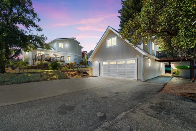 7919 Empire Grade, Santa Cruz CA: https://media.crmls.org/mediaz/39d15800-fe83-44f7-acc6-2d16fb90036a.jpg