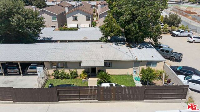 24966 Walnut Street, Santa Clarita CA: https://media.crmls.org/mediaz/39d263bf-01d9-475b-9357-e2965763acf5.jpg