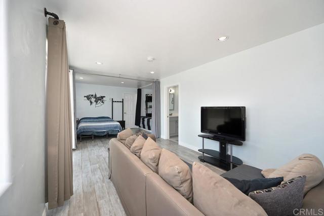 1656 Maria Avenue, Spring Valley CA: https://media.crmls.org/mediaz/39d2d638-a144-41df-bf4e-e918b4950853.jpg