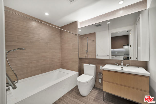 877 Francisco Street, Los Angeles CA: https://media.crmls.org/mediaz/39d2fff6-2c76-4960-bfa8-01eb98009ea7.jpg