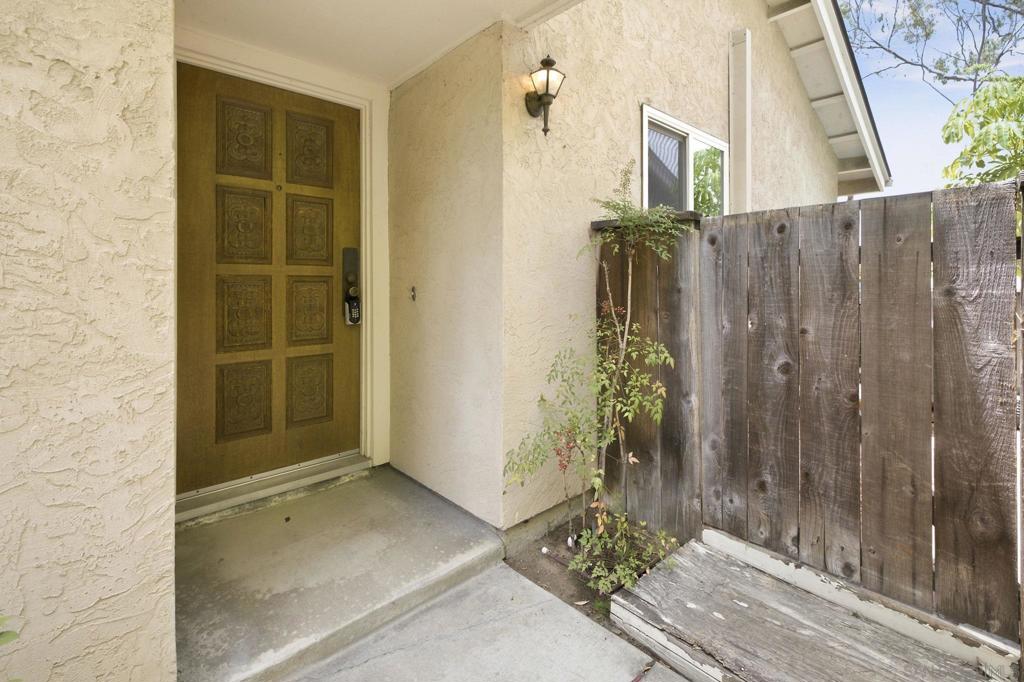 1612 Bridgeview Dr - photo 5