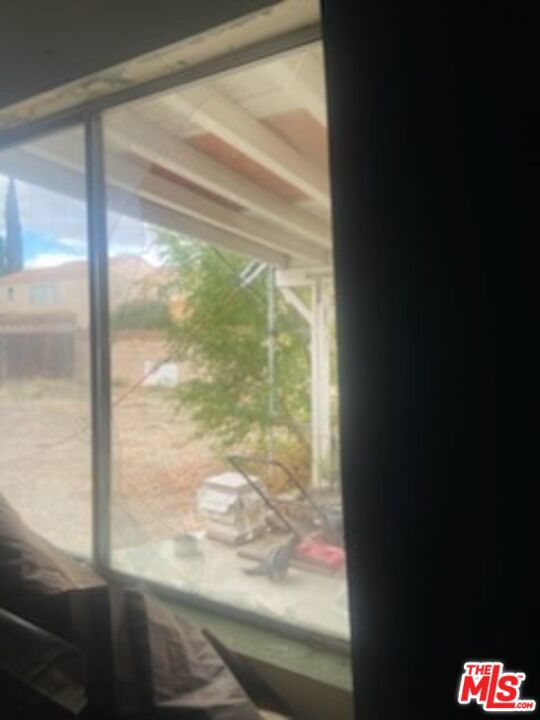 5060 Adobe Drive, Palmdale CA: https://media.crmls.org/mediaz/39d3cfcf-982a-46fe-a3db-b04efc2efbef.jpg