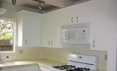 Detail Gallery Image 12 of 27 For 120 Hueneme Ave, Oxnard,  CA 93035 - 2 Beds | 1 Baths