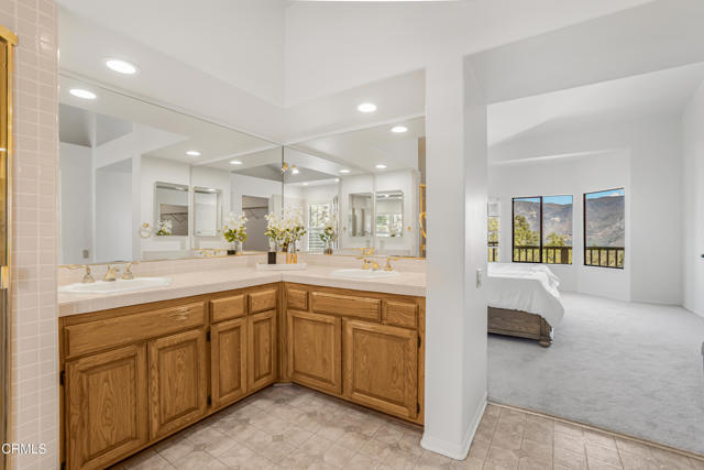 800 Manor Ridge Road, Santa Paula CA: https://media.crmls.org/mediaz/39d4ccf0-f33e-4928-a998-01dd1032eb83.jpg