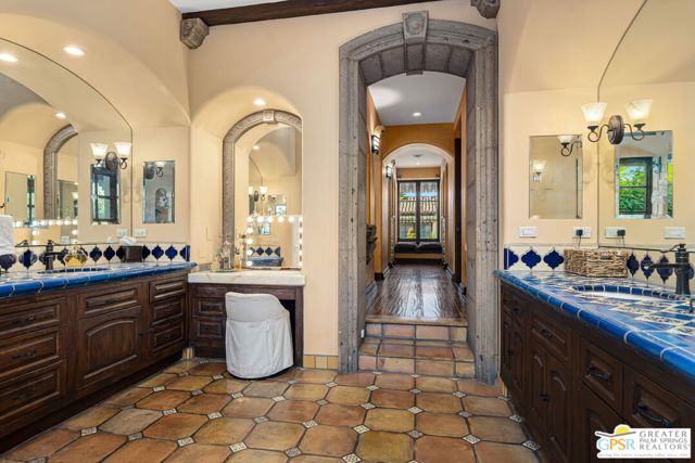 32 Clancy Lane, Rancho Mirage CA: https://media.crmls.org/mediaz/39d4f6e9-93bb-4092-a03e-56786574e496.jpg
