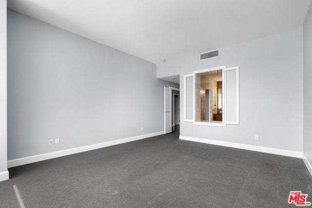 900 W Olympic Boulevard, Los Angeles CA: https://media.crmls.org/mediaz/39d543ee-f5b3-400c-b301-b00a33a3280d.jpg
