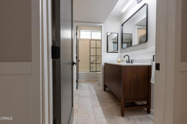Detail Gallery Image 21 of 26 For 5135 Zelzah Ave #107,  Encino,  CA 91316 - 2 Beds | 2 Baths