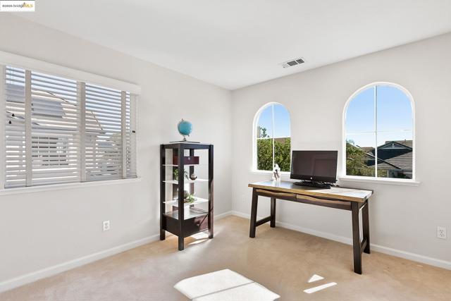 115 Tennyson Ct, Discovery Bay CA: https://media.crmls.org/mediaz/39d5ed42-44b7-4fa4-addb-71dbba28dcf4.jpg