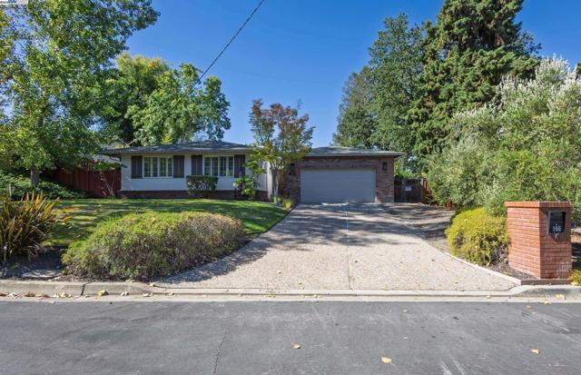 166 Ramona Rd, Danville CA: https://media.crmls.org/mediaz/39d6bbe5-7a85-4e7c-9788-395dedac7298.jpg