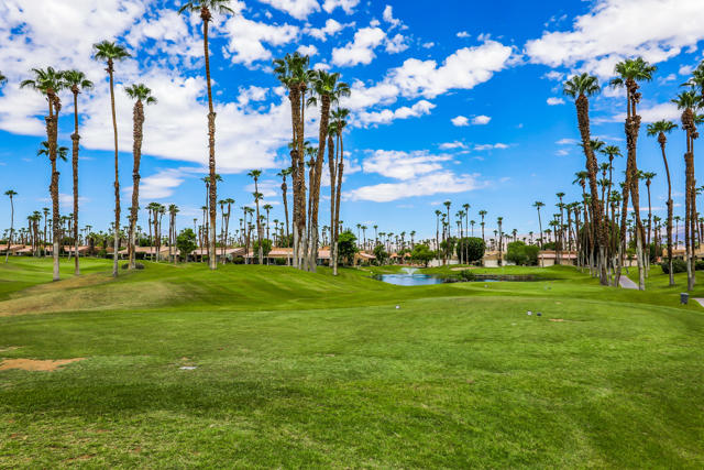 76790 Chrysanthemum Way, Palm Desert CA: https://media.crmls.org/mediaz/39d6e18d-4963-4d59-a508-7d82066ae367.jpg