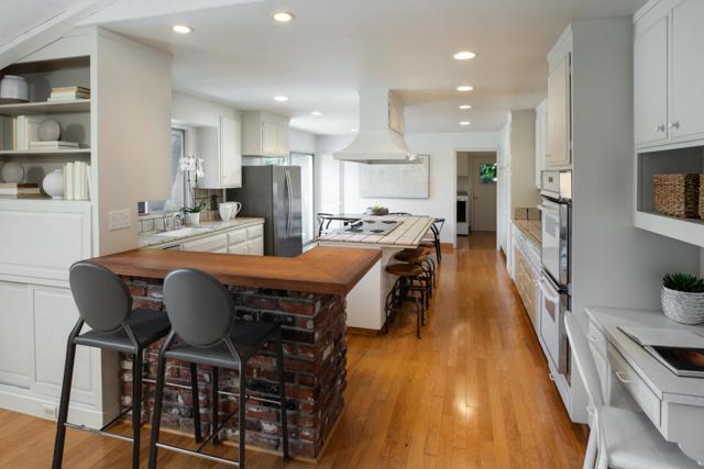 369 Lennox Avenue, Menlo Park CA: https://media.crmls.org/mediaz/39d72ea2-1a55-4121-95c4-bcd717f0409e.jpg