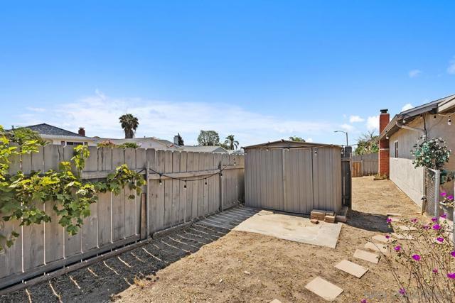 9956 Via Debbie, Santee CA: https://media.crmls.org/mediaz/39d779f2-5c72-405e-9b1b-df1944e39059.jpg