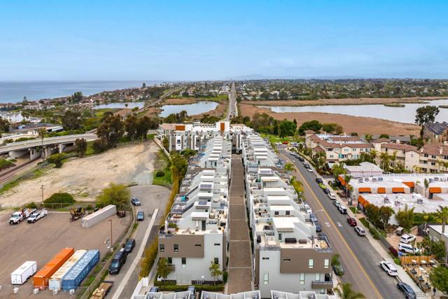 2563 State St, Carlsbad CA: https://media.crmls.org/mediaz/39d795e2-90c5-490c-8748-ae3fc79bb4e7.jpg