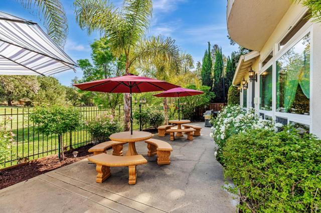 290 Bonnie Lane, Hollister CA: https://media.crmls.org/mediaz/39d7c23f-2d35-4b3f-8374-5e9c22f1ff01.jpg