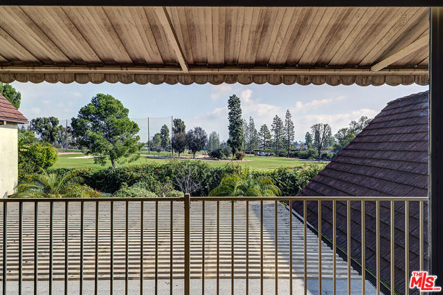 322 N June Street, Los Angeles CA: https://media.crmls.org/mediaz/39d7d297-95f3-4abe-95c4-be55cd16569a.jpg