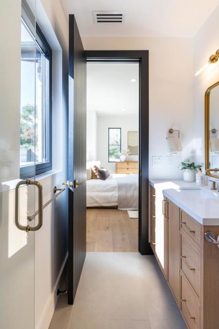 150 Brookwood Road, Woodside CA: https://media.crmls.org/mediaz/39d84d73-0367-4bc8-9507-1833f2ca2539.jpg