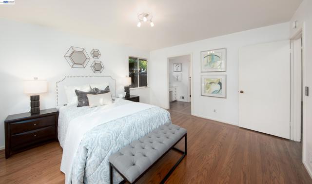 1785 Holly Ave, Menlo Park CA: https://media.crmls.org/mediaz/39d8844d-6e69-441e-9ad5-9806ca05bfa8.jpg