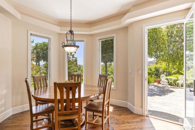14963 Huntington Gate Drive, Poway CA: https://media.crmls.org/mediaz/39d893b1-aa35-4e0e-8d6a-821d54413161.jpg