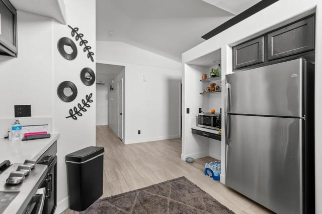 30426 Avenida Del Padre, Cathedral City CA: https://media.crmls.org/mediaz/39d8a58b-1b88-43ef-b16a-0f14dc5868d6.jpg