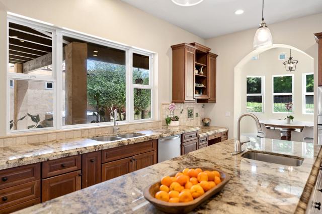 Detail Gallery Image 6 of 75 For 1455 Independence Way, Vista,  CA 92084 - 4 Beds | 6 Baths