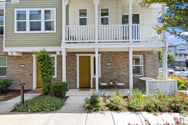 4023 Clare St, Dublin CA: https://media.crmls.org/mediaz/39d9dc1d-4196-4343-ab26-8b059504b474.jpg