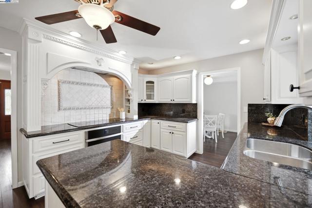 2740 Mohawk Cir, San Ramon CA: https://media.crmls.org/mediaz/39da4bef-65d1-4929-9beb-1133f660f9f9.jpg