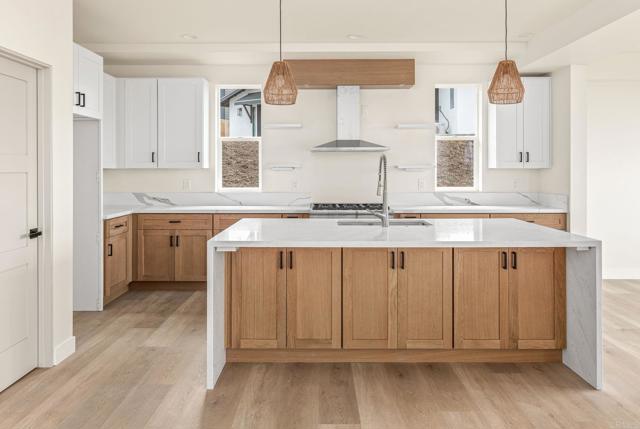 Detail Gallery Image 9 of 37 For 1535 Mount Glen, Escondido,  CA 92025 - 5 Beds | 4/1 Baths