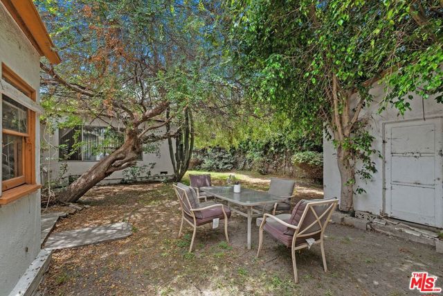 6022 Dauphin Street, Los Angeles CA: https://media.crmls.org/mediaz/39dd5596-8636-4cd1-be09-335e826f1e47.jpg
